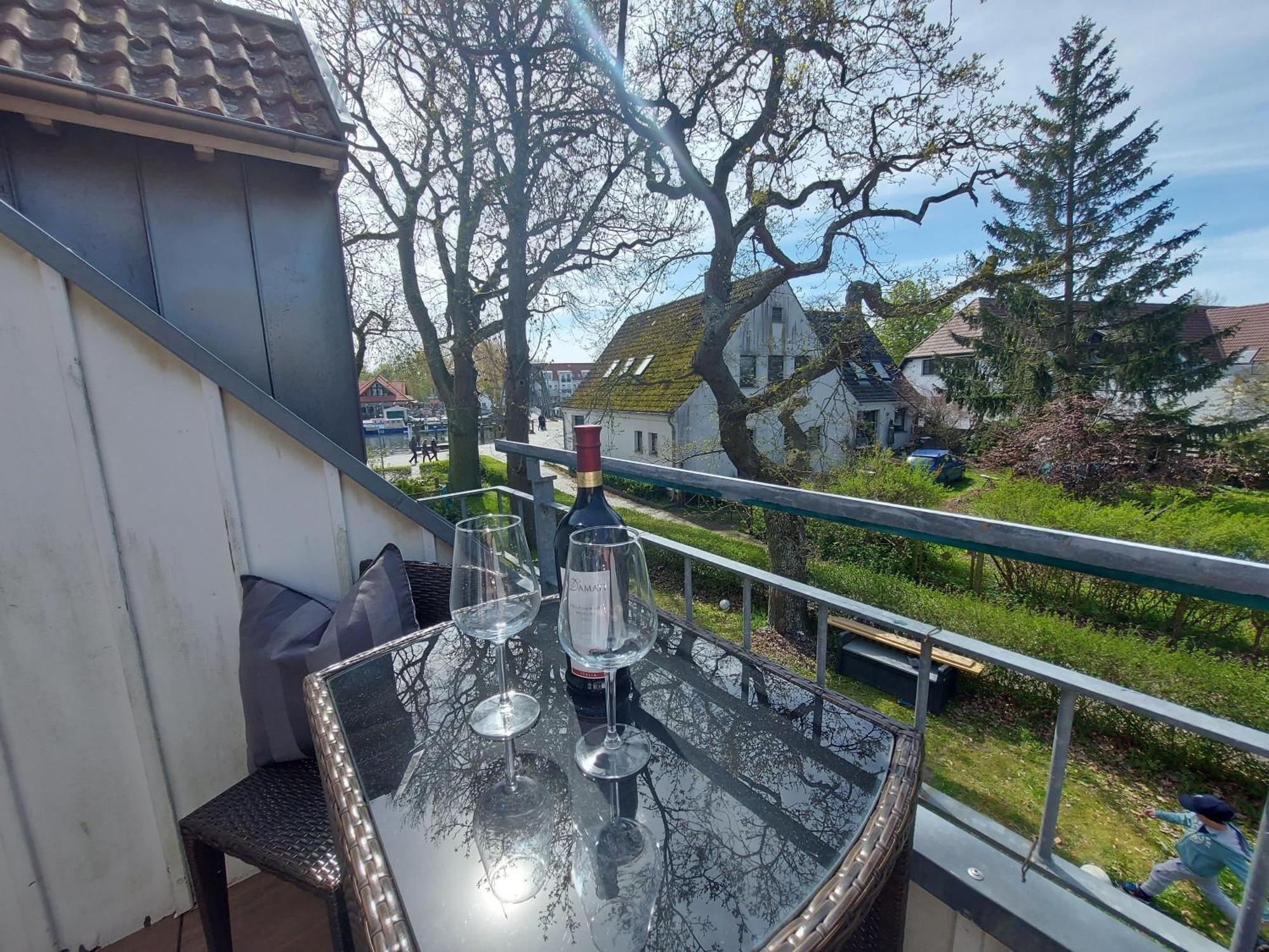Hochwertige Ferienwohnung Direkt Am Wasser Mit Balkon 그라이프스발트 외부 사진